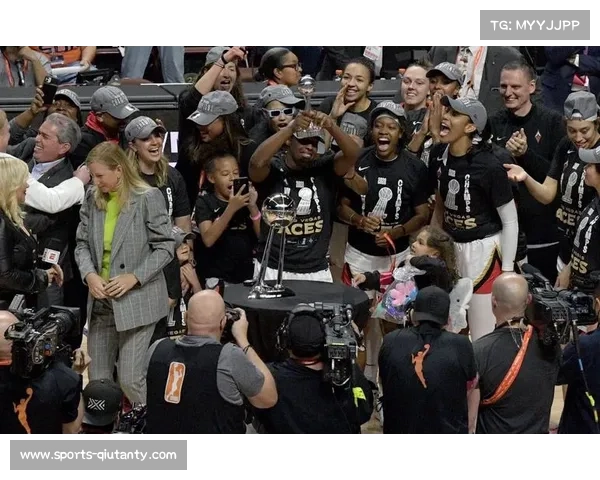 杰基·杨总决赛G4贡献18分，与格雷共同支撑王牌外线