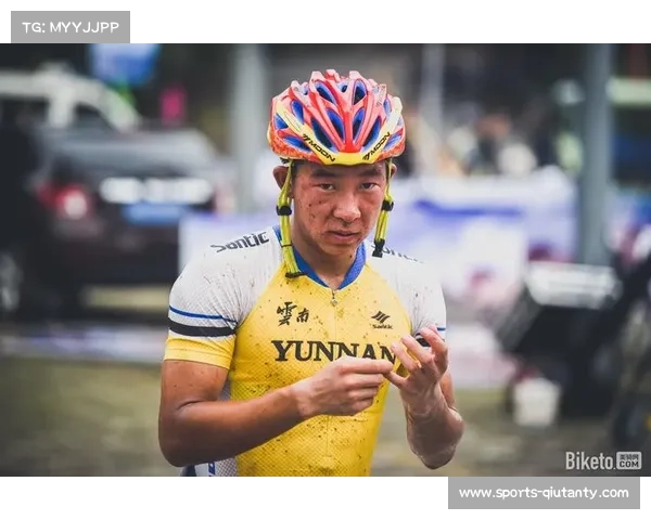 冲线后吕先景与教练相拥，第二枚全运金牌见证八年坚持